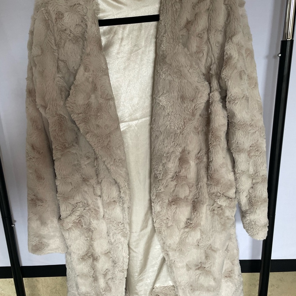 Plush Faux Fur Coat in Beige